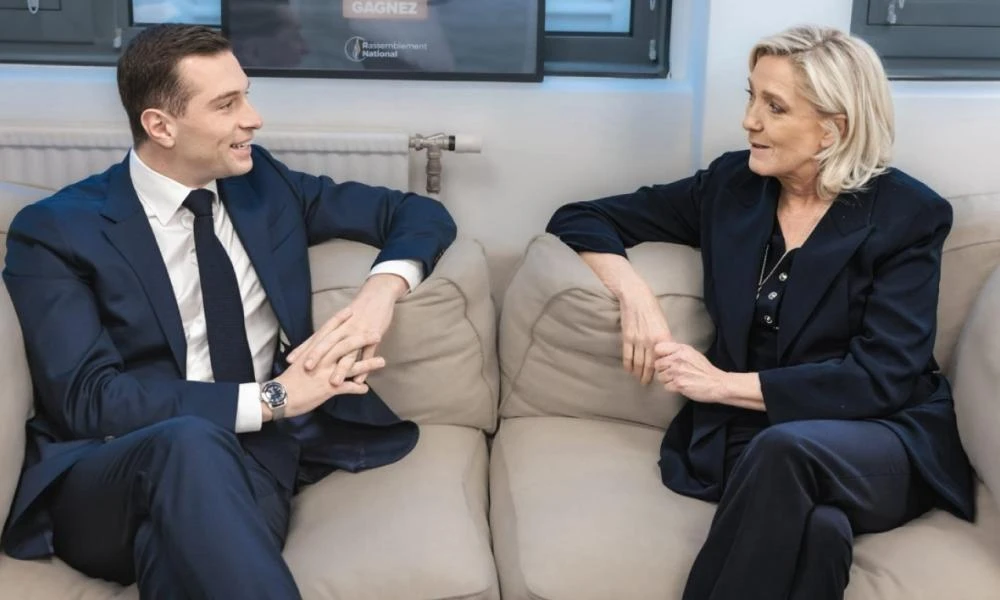 Le Monde: 170 διπλωμάτες εξηγούν γιατί πρέπει να χάσει η ακροδεξιά